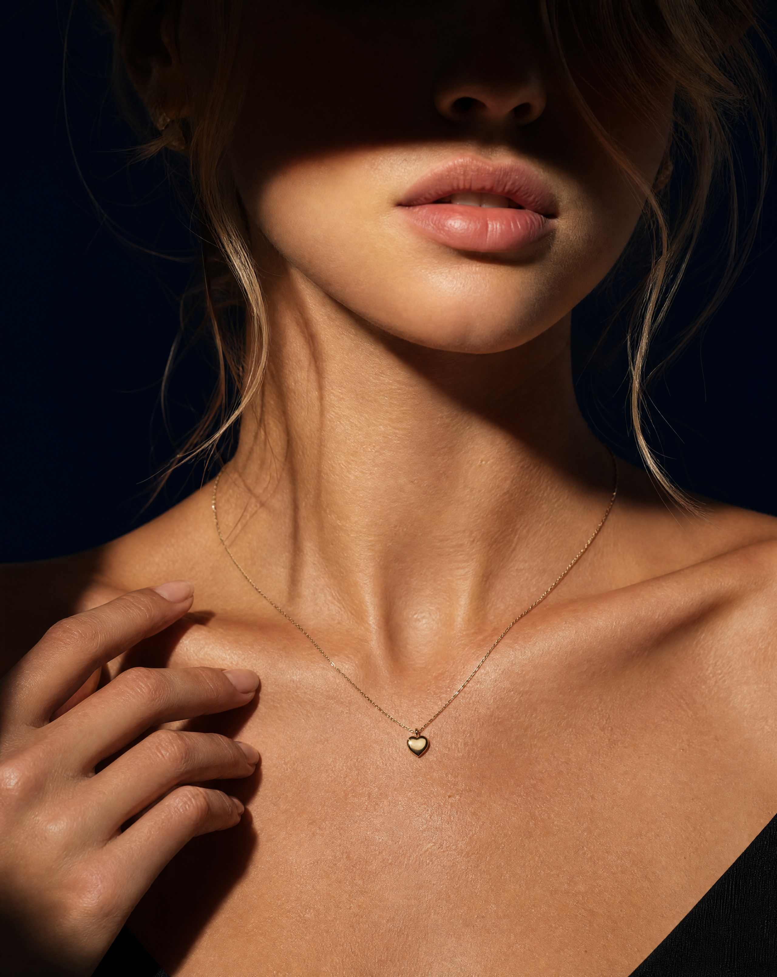 The Everyday Signature Woman in Geneva: Building a 3‑Piece Jewellery Wardrobe Delisa Jewelry