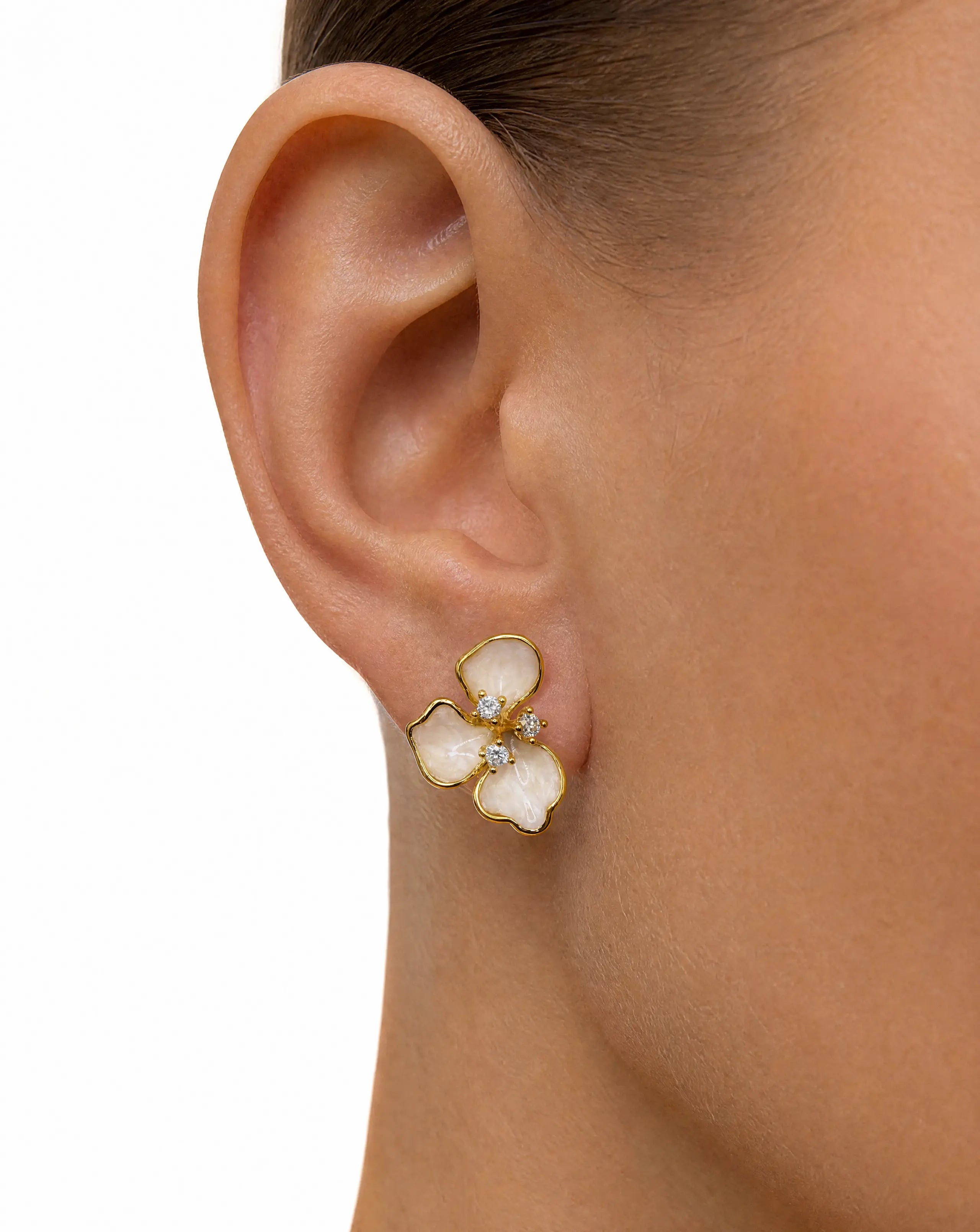  floral stud earrings in gold-plated sterling silver with enamel petals and sparkling cubic zirconia 