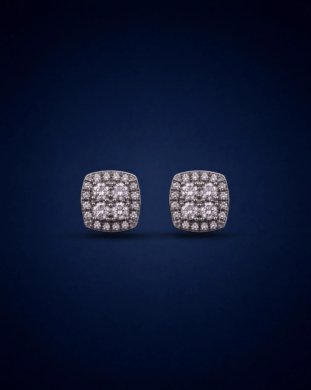 Pair of diamond earrings 