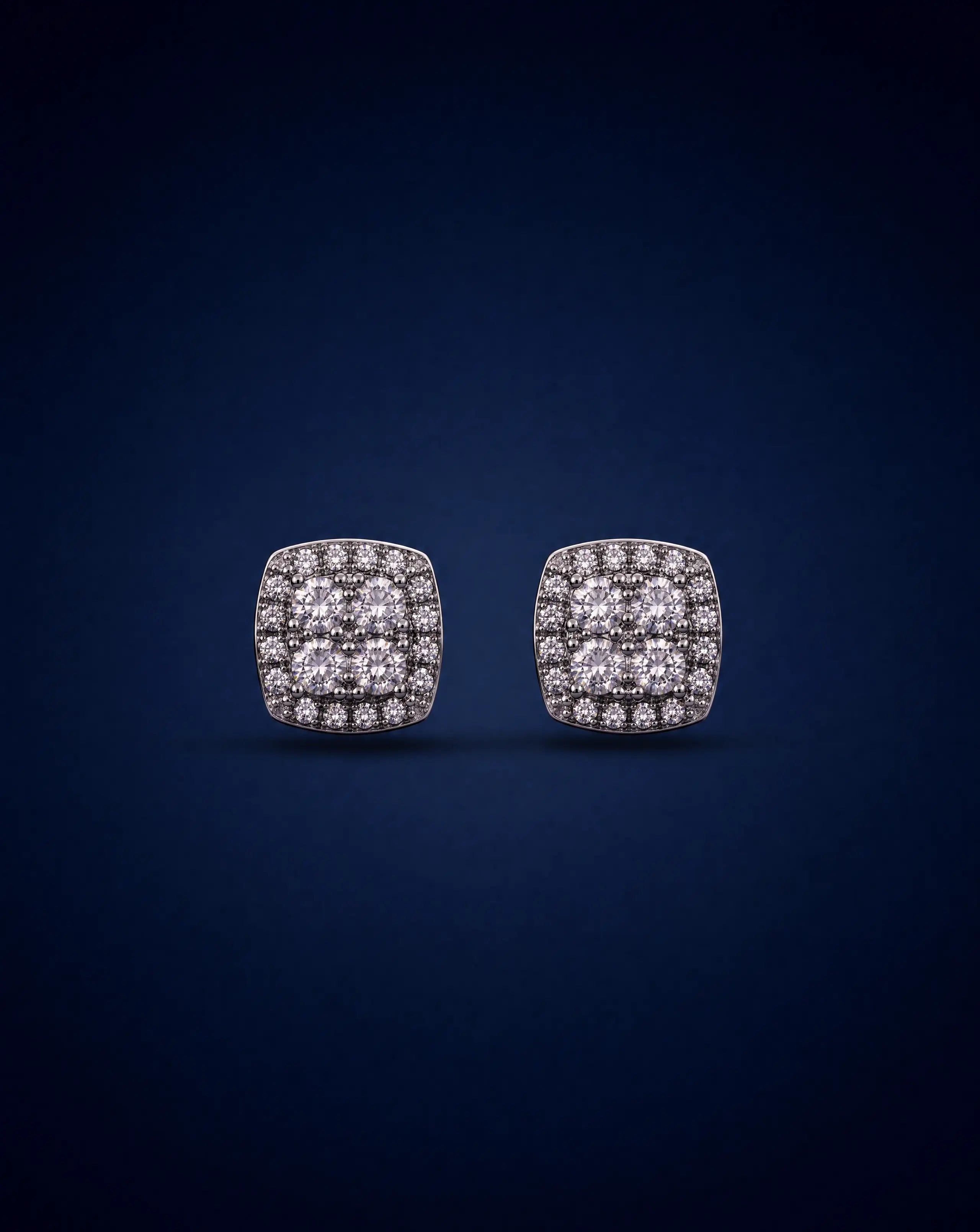 Pair of diamond earrings 