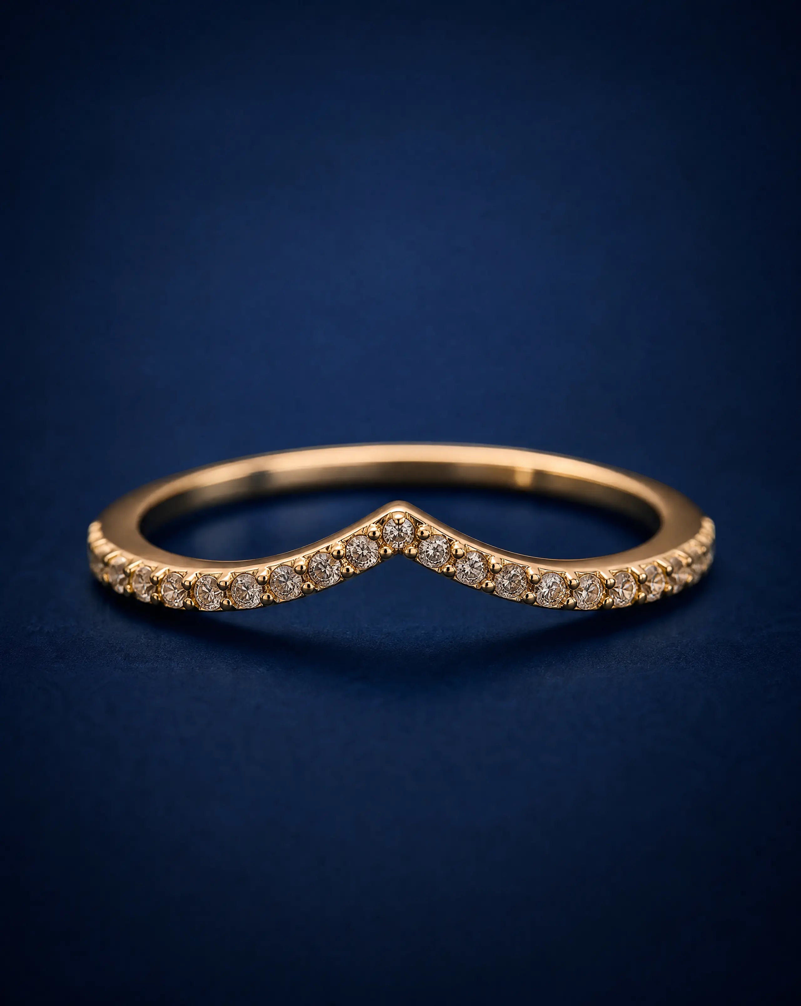 Delisa 14K Gold ring with small diamonds